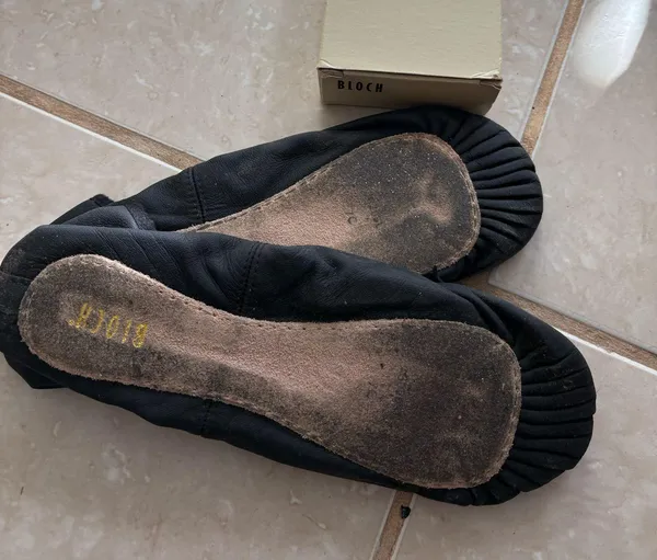 Bloch Ballet Slip on Ballerina Shoes Black Size 9 - Image 2