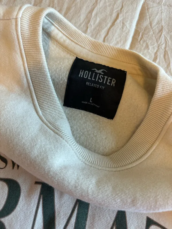Hollister Switzerland Sweatshirt - Image 3