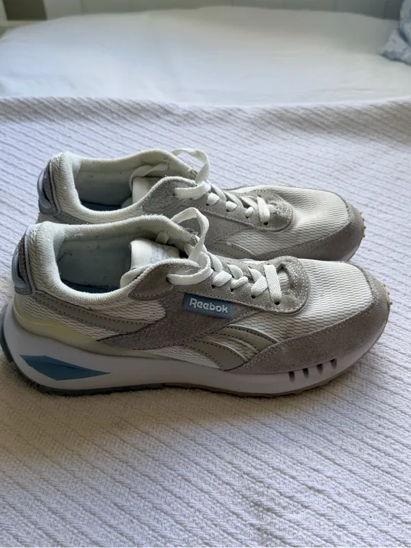 Reebok Lace-Up Sneakers Size 7.5 - Image 2
