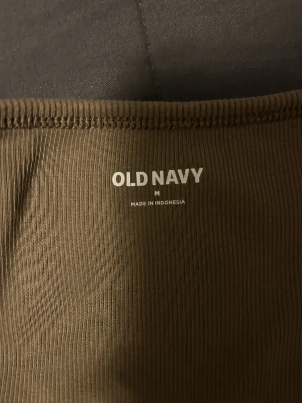 Old Navy top - Image 3