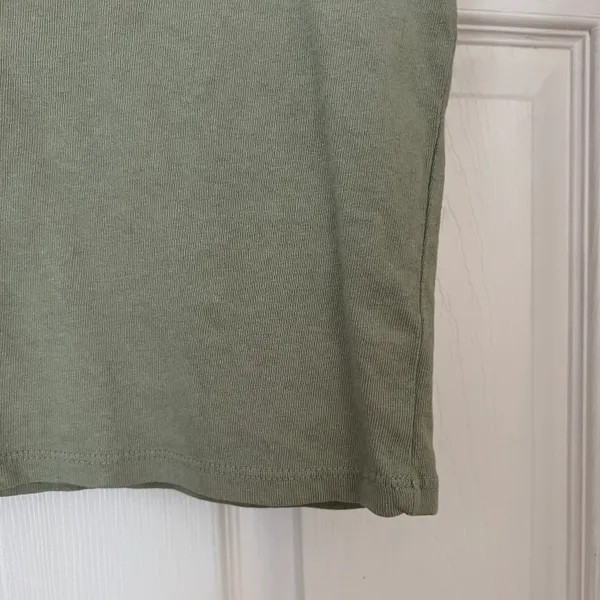 NWT John Galt Light Sage Green Short Sleeve T-Shirt Shirt - Image 4