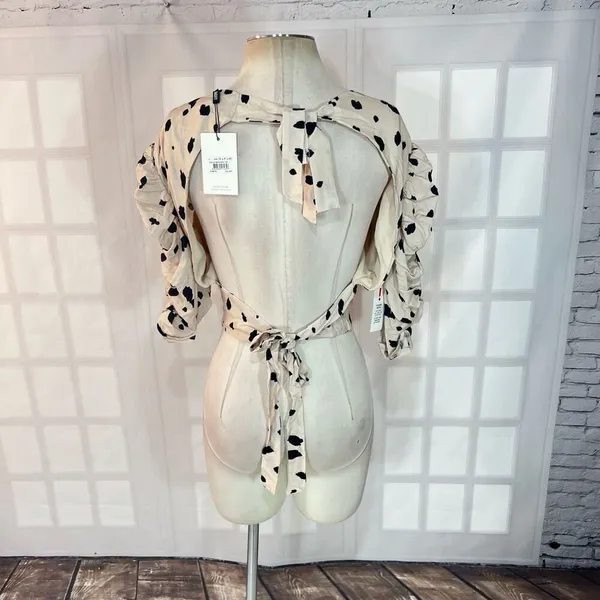 Bardot NWT Amelie Geo Spotted Puff Sleeve Open Back Blouse Size Large - Image 5