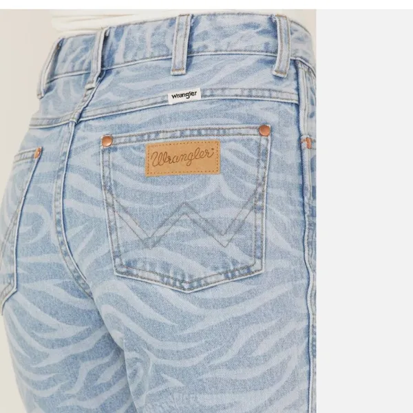 Nwt Wrangler Women'S Meow Laser Tiger Print Wanderer Flare Jeans 32x34 - Image 4