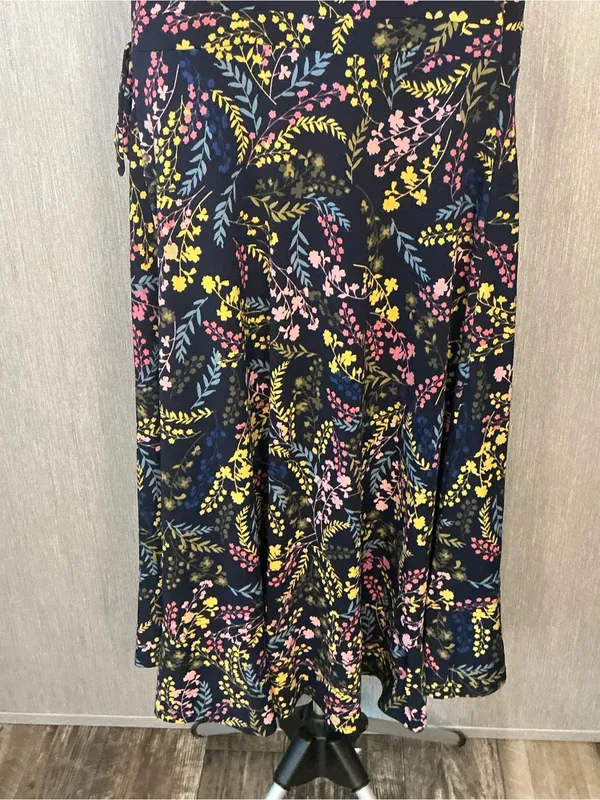 Motherhood Maternity Nursing Dress Floral Wrap Midi Dress Size Medium - Image 5