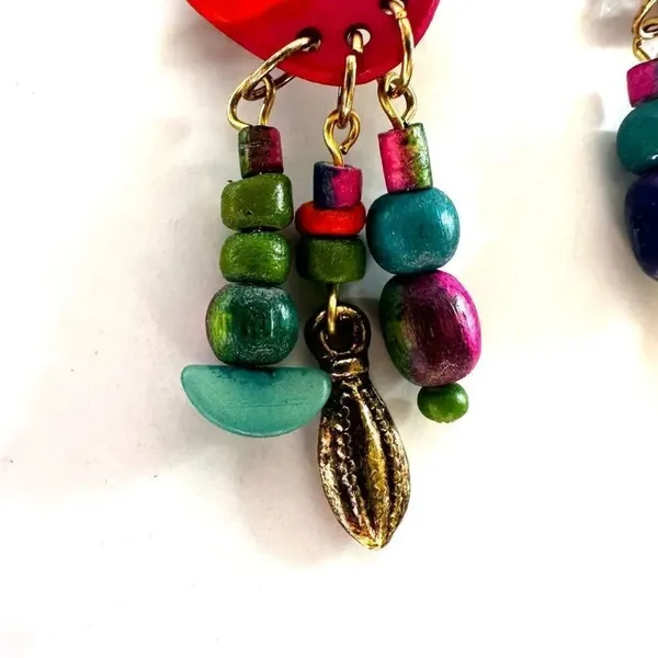 Multi colored dangling clip on earrings - Image 4