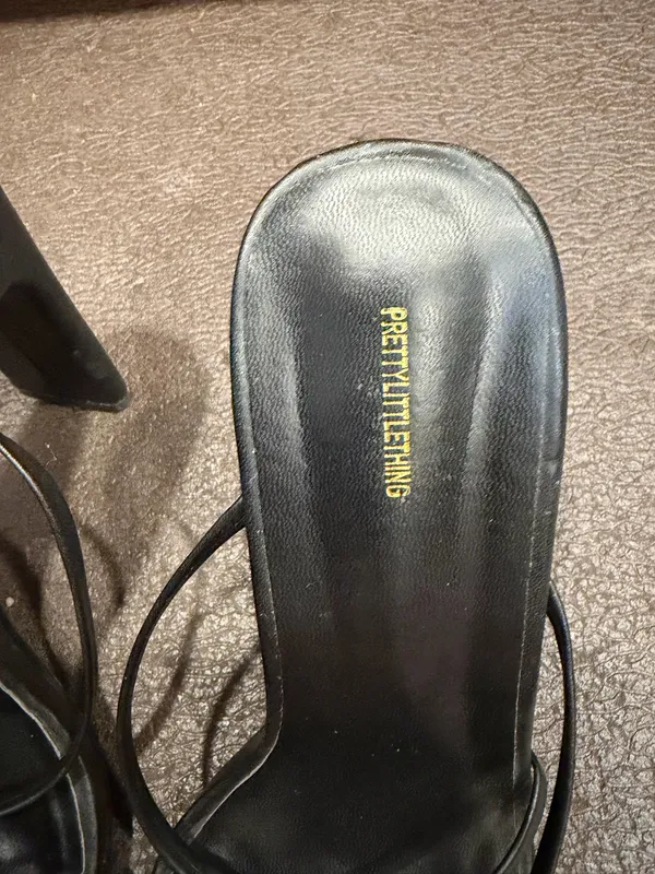 Pretty Little Thing Black Heels Size 6 - Image 2