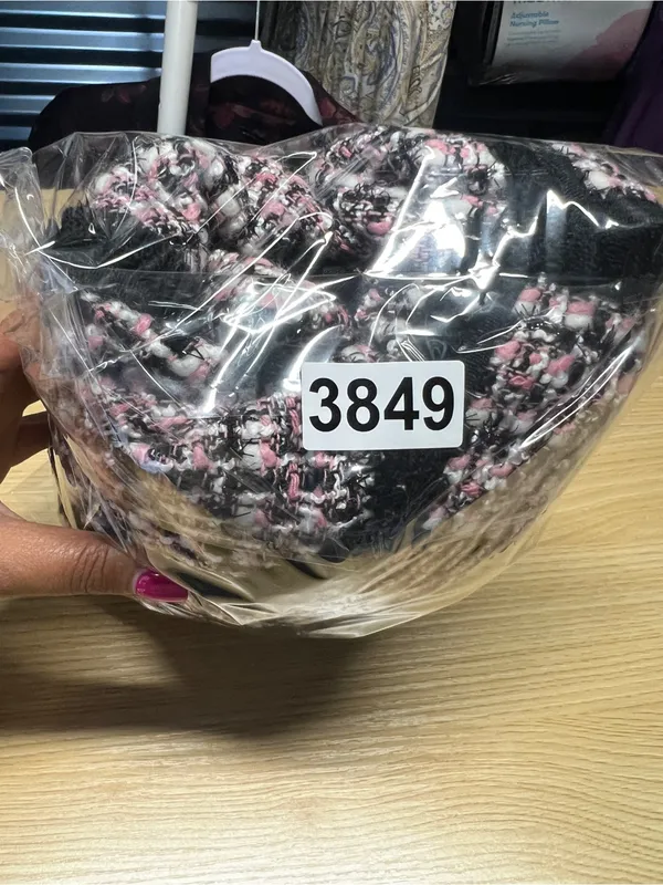 Helene Berman Pink and Black Bouclé Tweed Jacket - Image 16