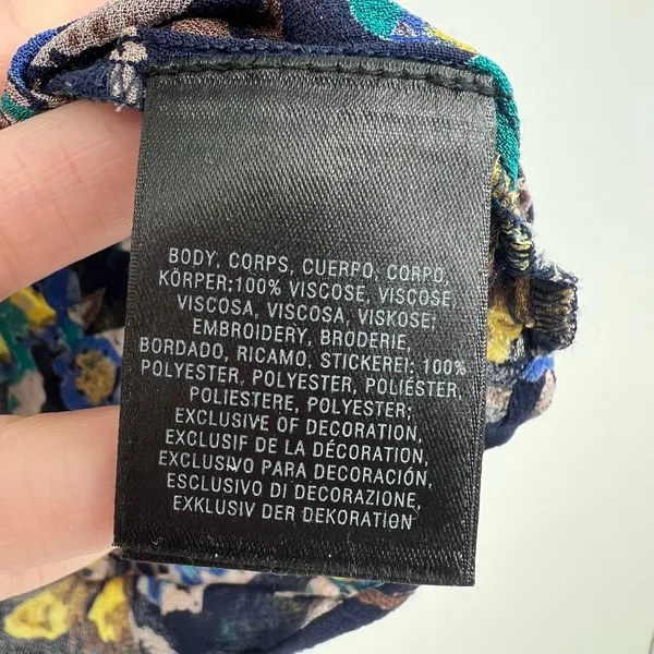Anthropologie Meadow Rue Strasser Floral Blouse embroidered beaded size medium - Image 9