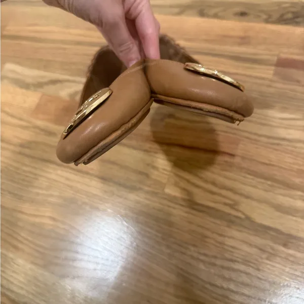 Tory Burch Minnie Ballet Flats- tan with gold logo - Image 2