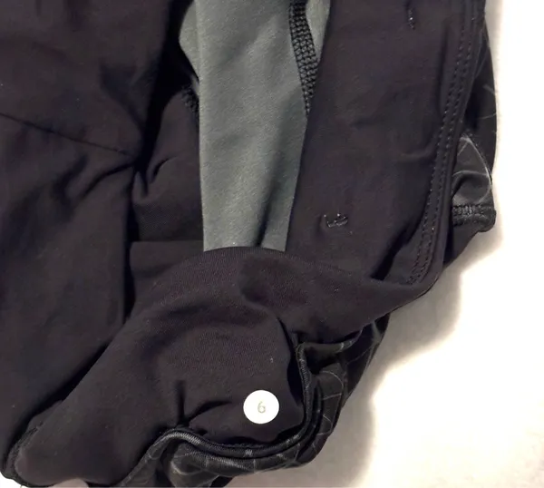Lululemon Capri Leggings size 6  - Image 4