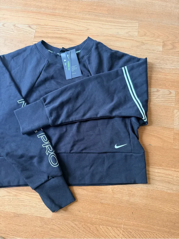 Nike Black Cropped Crew Sweatshirt with Sleeve 'NIKE PRO' Branding - Image 6