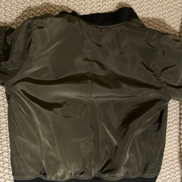 Green bomber jacket - Image 3