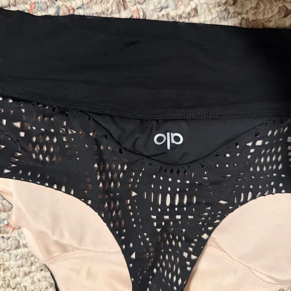 ALO Yoga Illuminate Black Nude High Neck Laser Cut Sport Bra- Size XS - Image 5