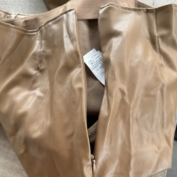NWT Abercrombie & Fitch Vegan Leather High Rise Side Zip Skinny Pants Large Tan - Image 7