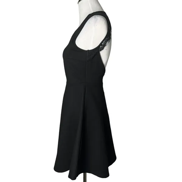 Lulus Women's Black Lace Open Back Skater Short Dress Size M Cocktail Fit & Flare - Image 5