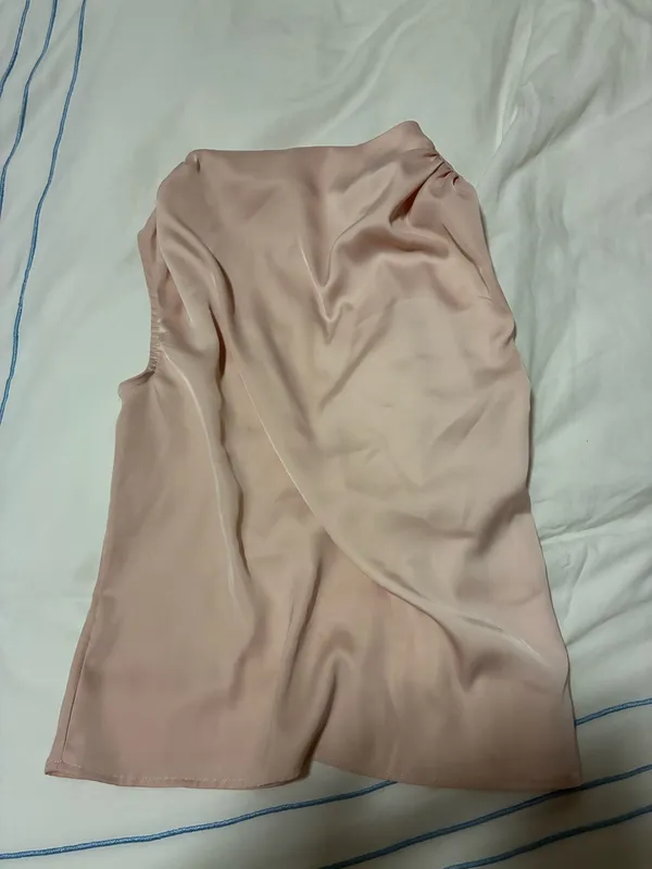 Never worn pink silk high neck work top - Image 2