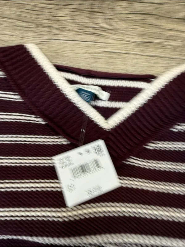 NEW‎ American Eagle Burgundy Striped Chunky Oversized V Neck Swester Sz small - Image 4