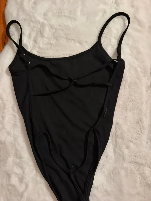 Black Open Back Bodysuit Shein - Image 4