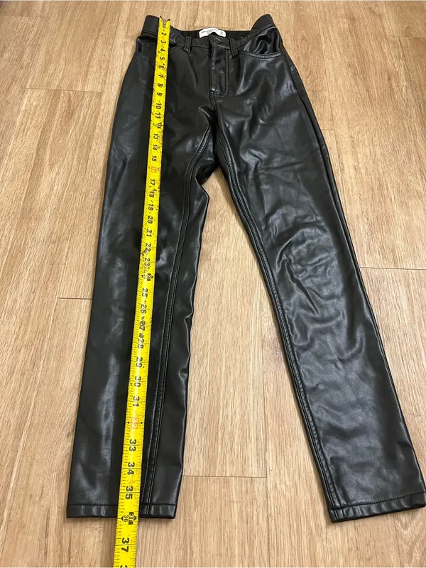 Abercrombie’s & Fitch Black Faux Leather Skinny Jeans - Image 4