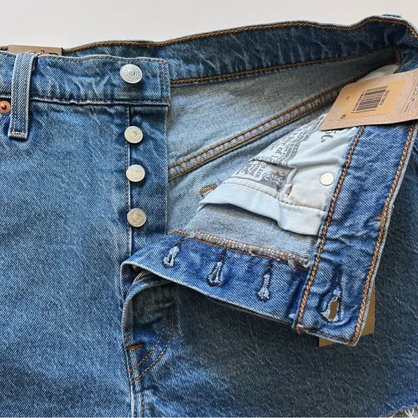 Levi's 501 Women's Distressed Cut-Off Shorts with Raw Hem Button Fly Size 33 NWT - Image 3