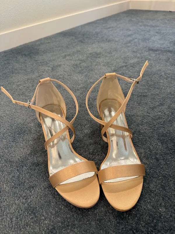 Gold Heels Size EU 38 - Image 3