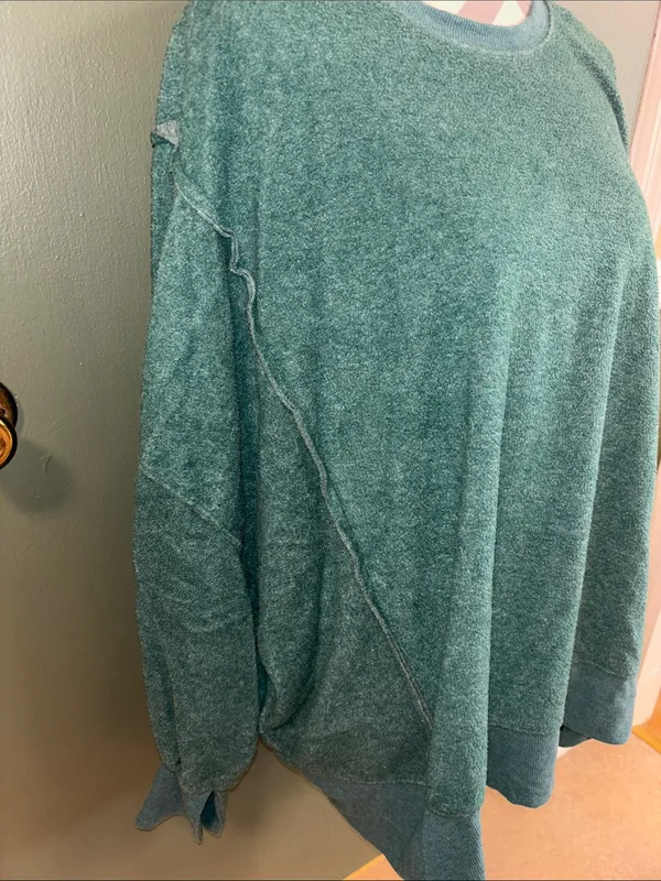 Cozy Forest Green Crewneck Sweatshirt Size L - Image 3