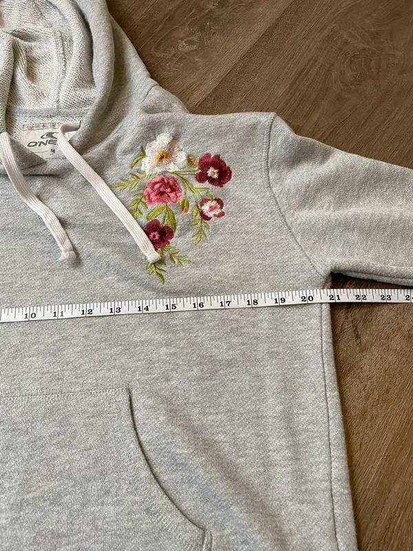 O’neill hooded sweatshirt embroidered flowers grey hoodie Women’s size M - Image 10