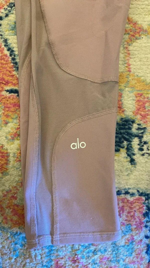Alo Purple Mesh Cropped leggings - Image 3