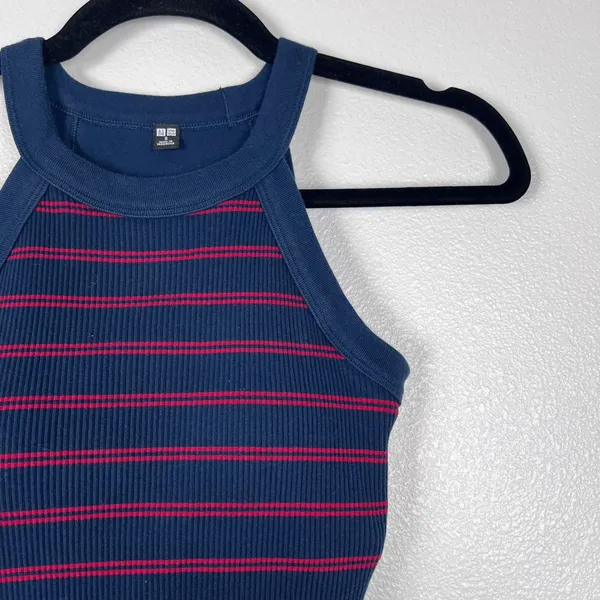 Uniqlo Women's Racerback Striped Tank Top Built In Bra Sz S - Image 3