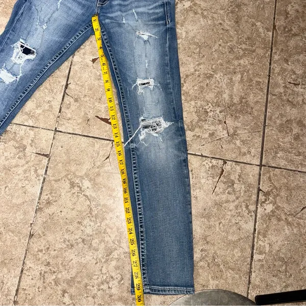 Woman’s‎ BKE Alec distressed blue jeans 28x30 pre-loved - Image 8