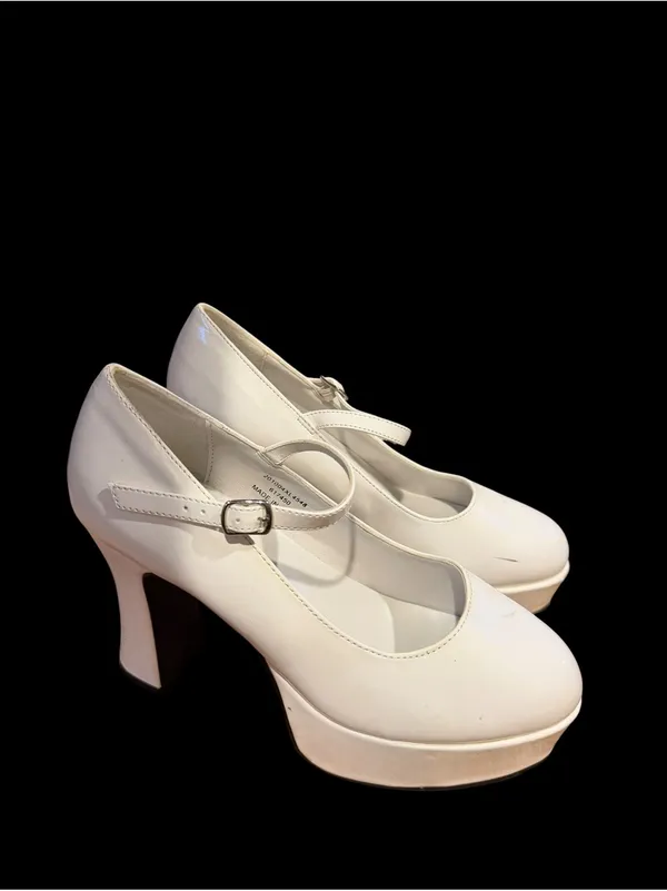 SPIRIT white platform Maryjane chunky heels women’s 9 Halloween costume shoes - Image 2