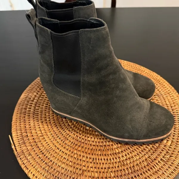 UGG Wedge boot size 11‎ women's waterproof - Image 3