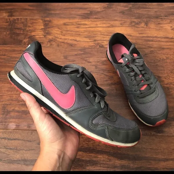 NIKE women’s athletic shoes sneakers size 10 eur 42 gray pink - Image 6