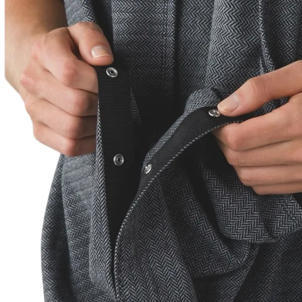 Lululemon Vinyasa Heathered Black Herringbone Scarf Rulu - Image 4