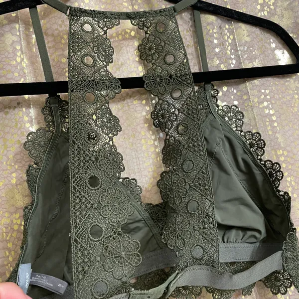 Boho Lace Racerback Triangle Bralette Olive Green M, NWOT - Image 3