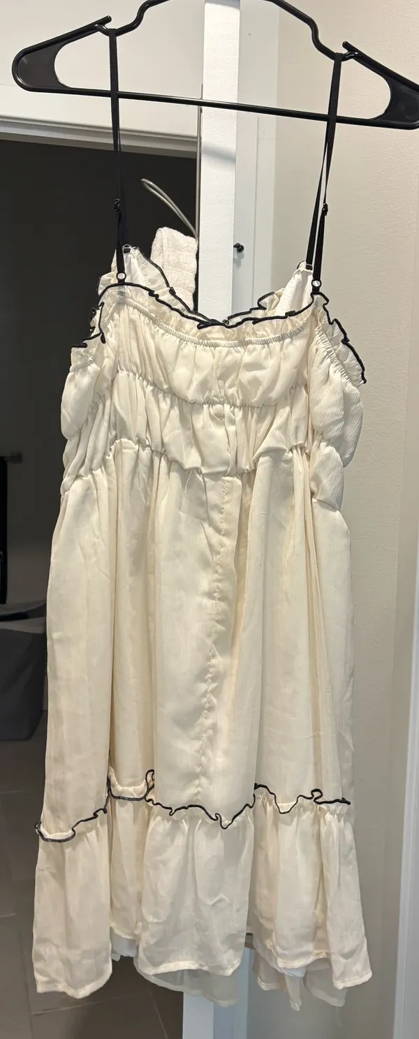 SheIn White/Black Ruffle Hem Dress - Image 3