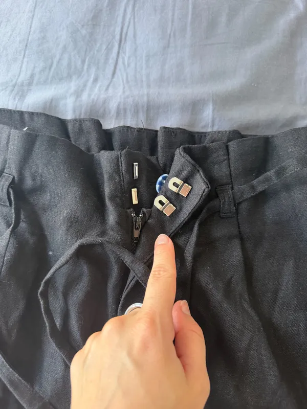 Black Linen Shorts Size L - Image 3