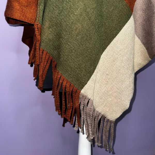 NEW Boutique Color Block Poncho with Fringe - Image 11