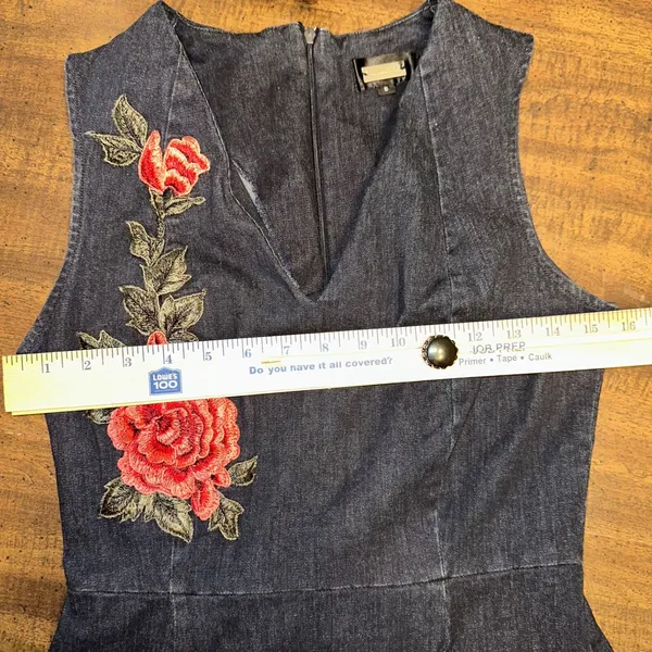 Alexia‎ Admor Sleeveless Denim Mini Dress With Floral Applique V-neck Women's 6 - Image 7