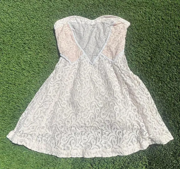 Anthropologie Dainty Strapless Lace Mini Dress Kimchi Blue - Image 3