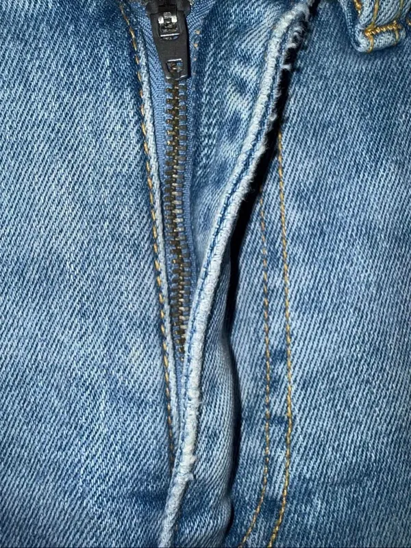 Zara High Rise Medium Wash Non Ripped Raw Hem Cropped Jeans size 4 Stretch #800 - Image 2