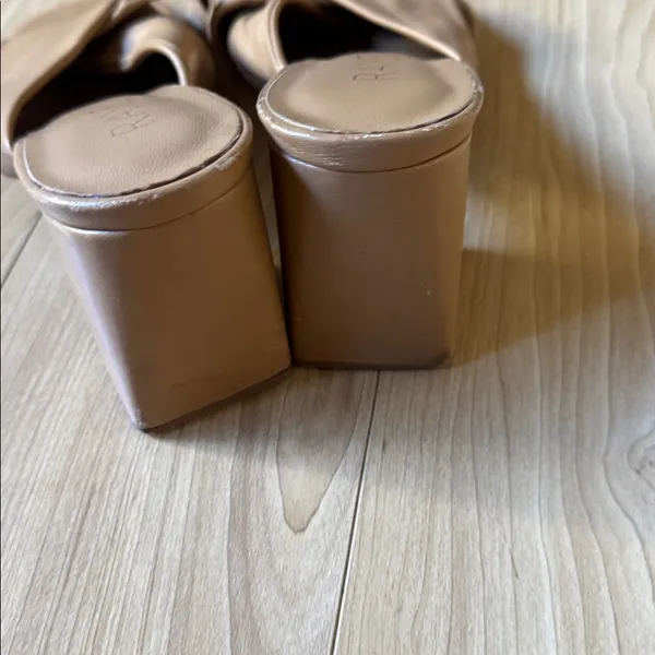 RAYE Women's Tan Block Heel Mules - Image 4