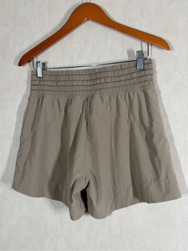 Athleta Women’s Camden Shorts 5” Lightweight Outdoor in Tan Khaki 6 - Image 7