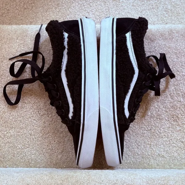 Vans Old Skool Sneakers Black Excellent‎ Sherpa Faux Fur Womens 7.5 Mens 6.0 - Image 4