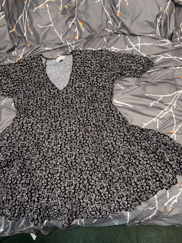Universal Threads Dress Maxi Floral Black and white - Image 2