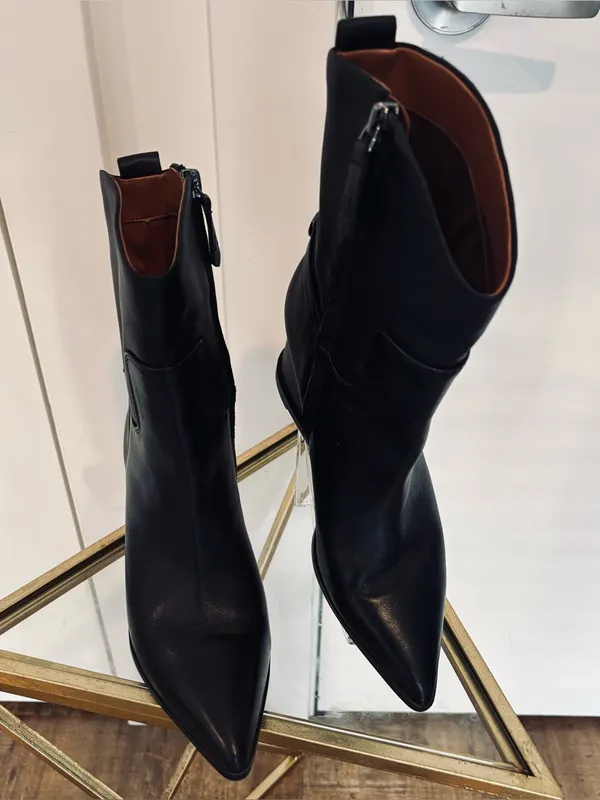 NWOB Franco Sarto Etta Black Leather shark booties wedge size 8M - Image 4