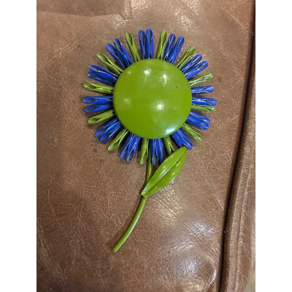Vintage Blue & Green Flower Brooch Pin Handmade Glass Beads & Metal Backing - Image 6