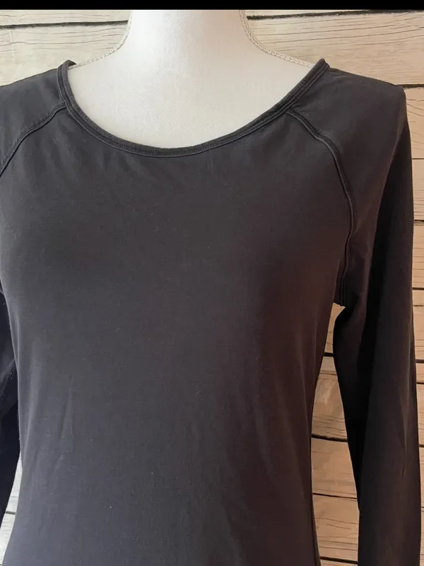 Lululemon Physically Fit Long Sleeve Tee - Image 10