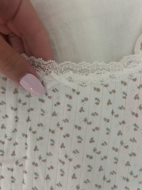 Brandy Melville Flower Tank - Image 4