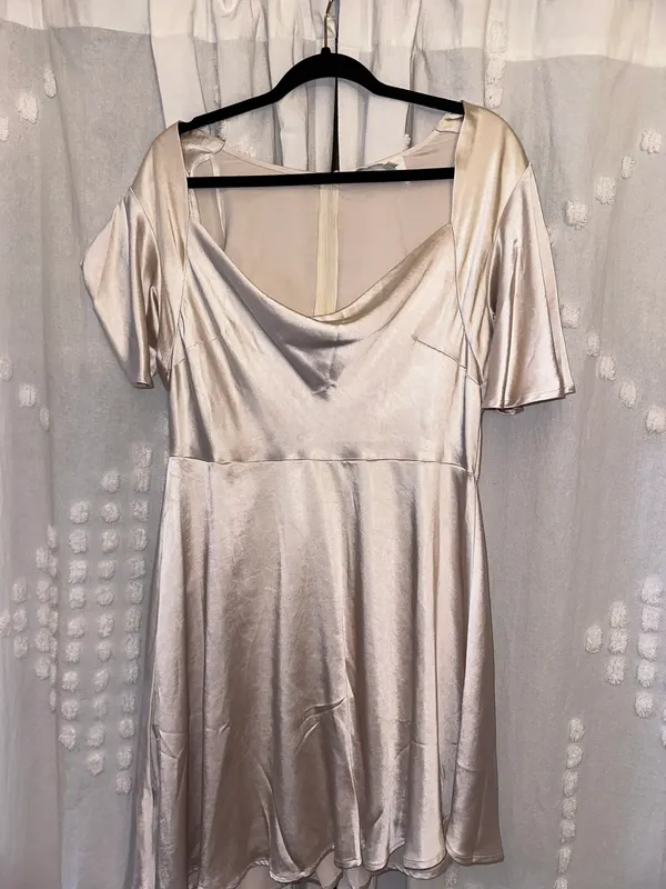 Selfie Leslie Dress - Image 2
